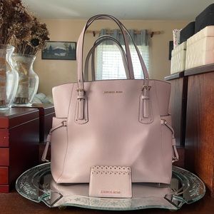 EUC Michael Kors pink leather jet set laptop/iPad tote & card holder bundle